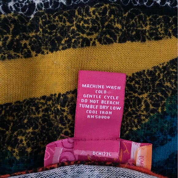 Catch My I BodyCon M Knit Dress
Multicolor Boho 
Abstract pattern 
Very stretchy - Picture 4 of 4